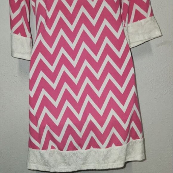 Hot Mama ***Pretty Dress with lace, Pink and white, in size small. - Picture 10 of 12